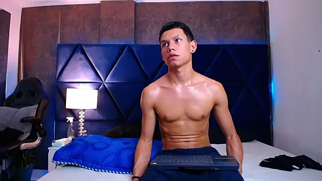 ThiagoFerrer_ Adlı Modelin Canlı XXX Sohbeti