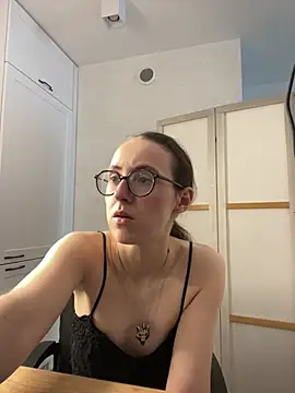 Czat XXX na żywo – MartiniiSelenna