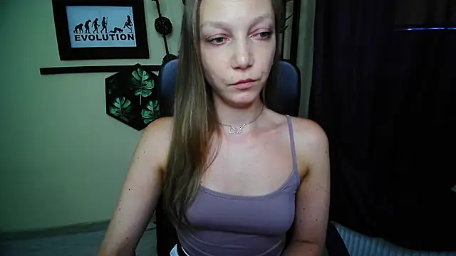 EmillyPlay Chat XXX in diretta