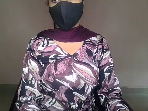 XXX chat uživo modela kritikadoll
