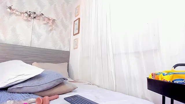 Isisjames' Live XXX Chat