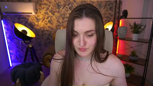 Chat XXX en directo de EmmyCharmm