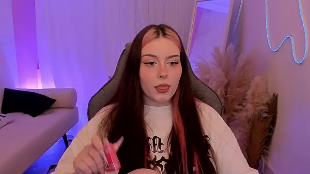 XXX chat uživo modela CoraMiel