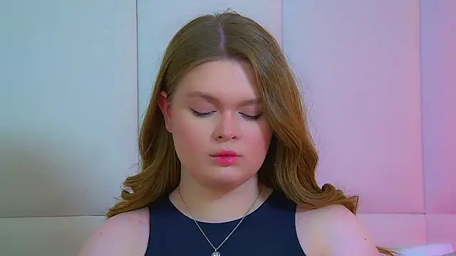 CrystalLyons live XXX chat