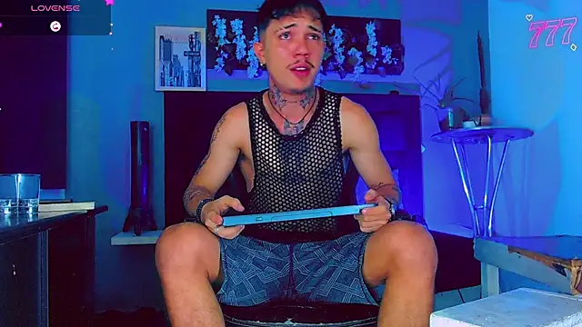 XXX chat uživo modela HannibalLester