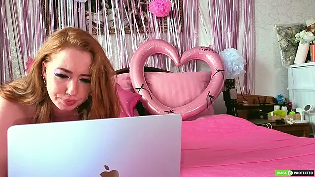 TinaBrook Adlı Modelin Canlı XXX Sohbeti