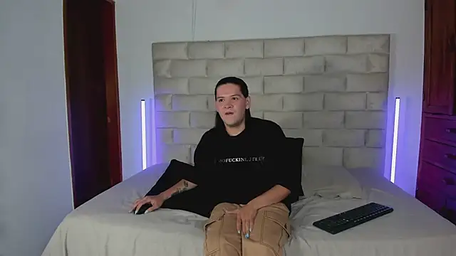 MatthewDavis_ Live XXX-Chat