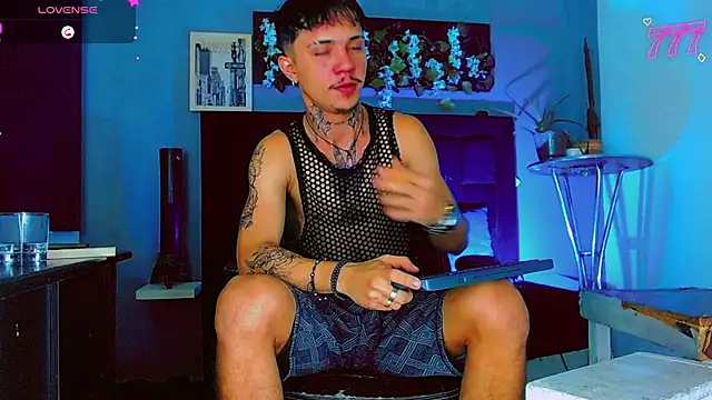 HannibalLester live XXX chat