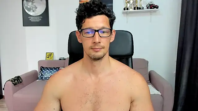 BrutusK08n Live XXX chat