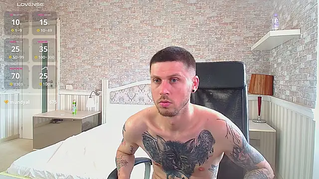 XXX chat uživo modela JonahShaw