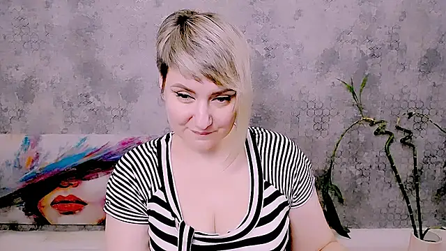 Djullia Chat XXX live