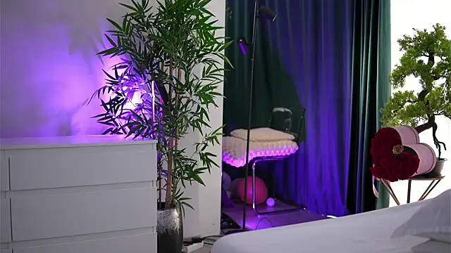 ArtTeasee's Live XXX Chat