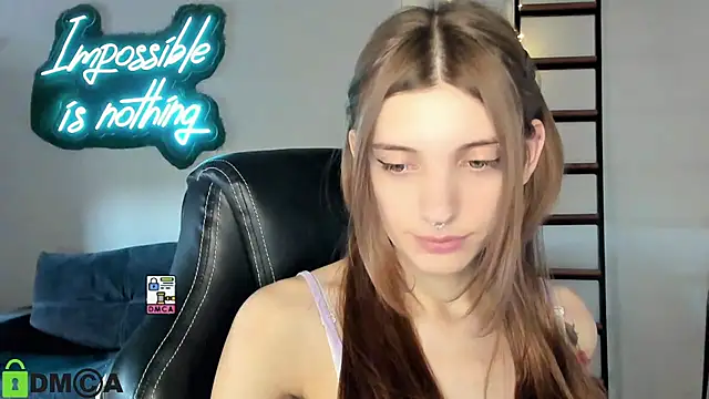 XXX chat uživo modela CherryBloom777