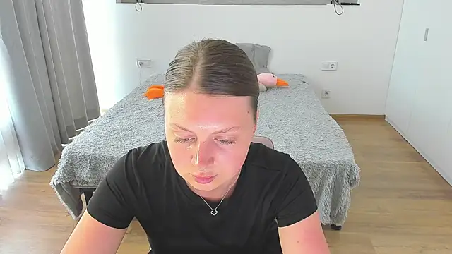 XXX chat uživo modela Kitkatvel