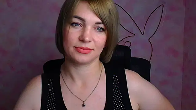 CuttieEmma Chat XXX in diretta