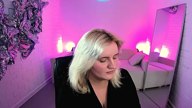 KathyBriggs Chat XXX in diretta