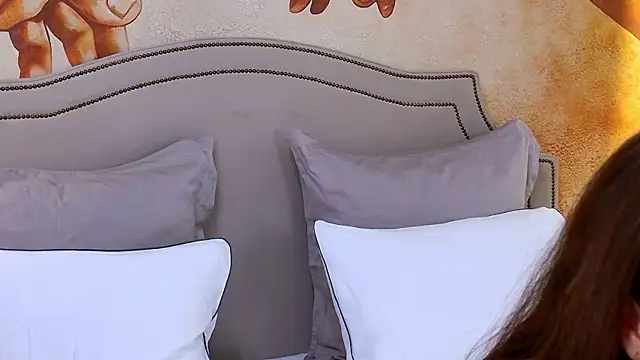 NikkaBush লাইভ XXX চ্যাট