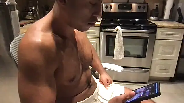 BigGuyMuscle XXX чат на живо