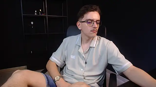 FelixStarkk Chat XXX in diretta