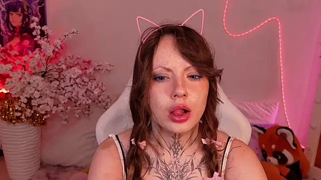 EricaMoonn Adlı Modelin Canlı XXX Sohbeti