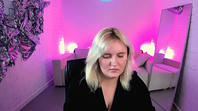 KathyBriggs Adlı Modelin Canlı XXX Sohbeti