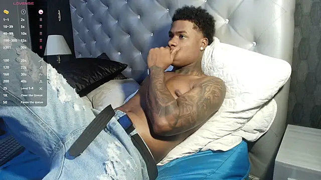 toower_ live XXX chat