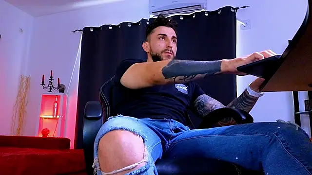 Chat +18 de MightyAaron66 ao vivo