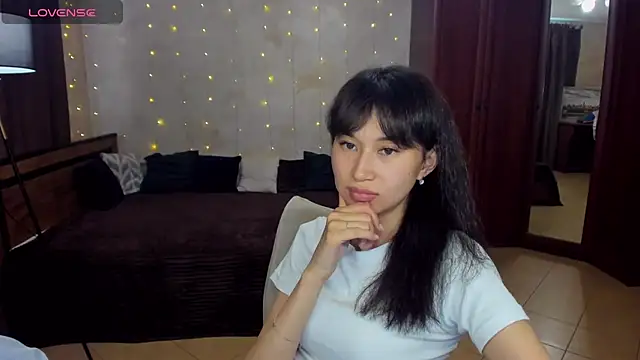 SheilaRare Adlı Modelin Canlı XXX Sohbeti