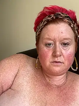 BustyRedxx's Live XXX Chat