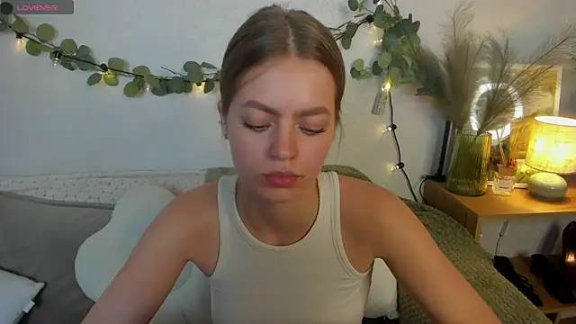 Chat +18 de HoneyEmilly ao vivo