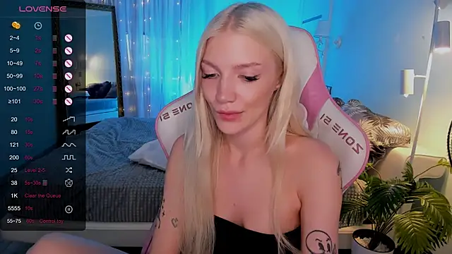 AnyaTaylor_ Chat XXX in diretta