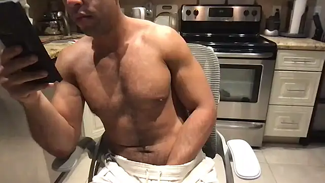 BigGuyMuscle – Naživo XXX chat