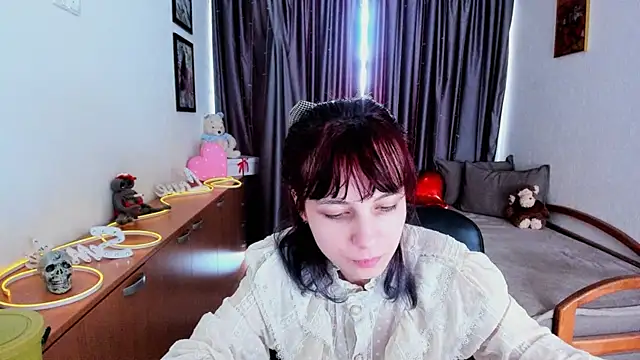 MiniLysiiのライブXXXチャット