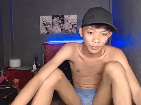 Chatroom XXX en direct de Innocentfucker