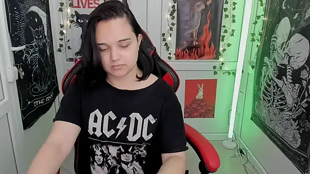 Caroline_cutte Adlı Modelin Canlı XXX Sohbeti