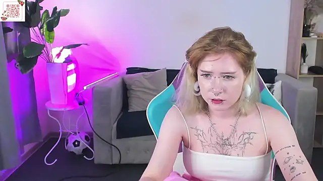 Elira_Vane Adlı Modelin Canlı XXX Sohbeti