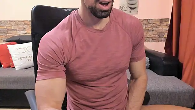 HotHunkTrainer Show in webcam