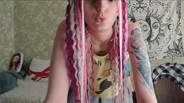 Cutie_Adelia Adlı Modelin Canlı XXX Sohbeti
