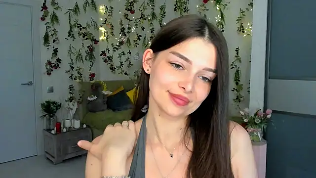 ContinentOfTranquility's Live XXX Chat