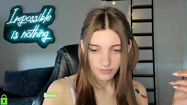 XXX chat uživo modela CherryBloom777
