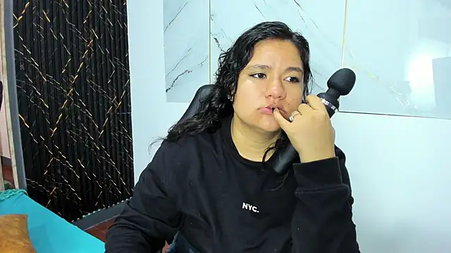 XXX chat uživo modela natasha_adam21