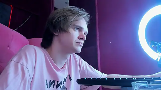 Stephen_Holt Live XXX-chat
