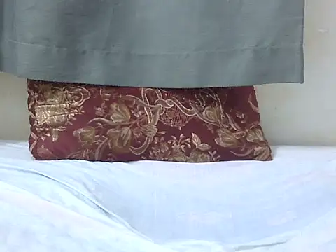 XXX chat uživo modela Creamy-Queen