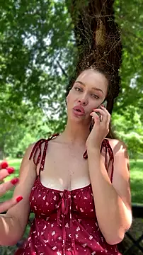 XXX chat uživo modela KikiWatson
