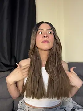 XXX chat uživo modela Lottus_fire