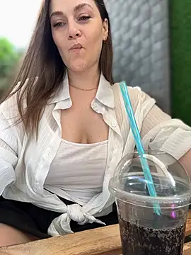 CrazyTori Adlı Modelin Canlı XXX Sohbeti