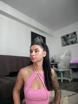 DramaQueen__ Chat XXX live