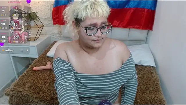 Echypyon_ Adlı Modelin Canlı XXX Sohbeti