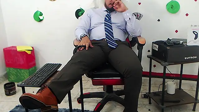 KalethBigDick élő XXX-chatje