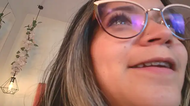 Živý XXX chat Shadya_